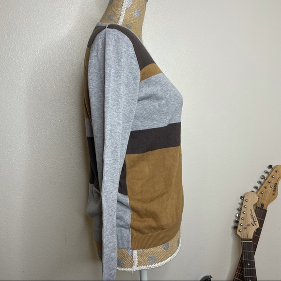 Frock Shop Grey Abstract Stripe Browns Side Slit Small Sweater - Picture 6 of 10